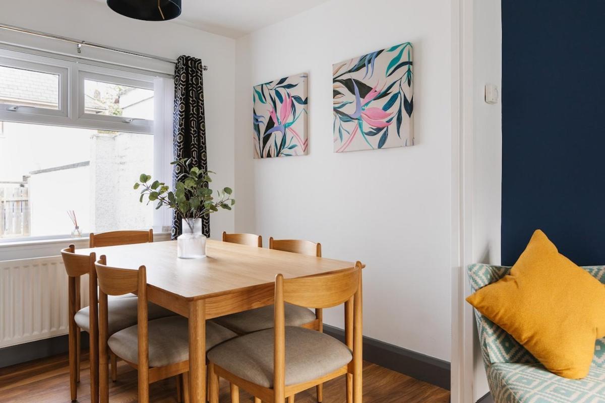 Luxurious 3 Bedroom In Belfasts Trendy Lisburn Road Sleeps 6 Modern & Spacious * Belfast