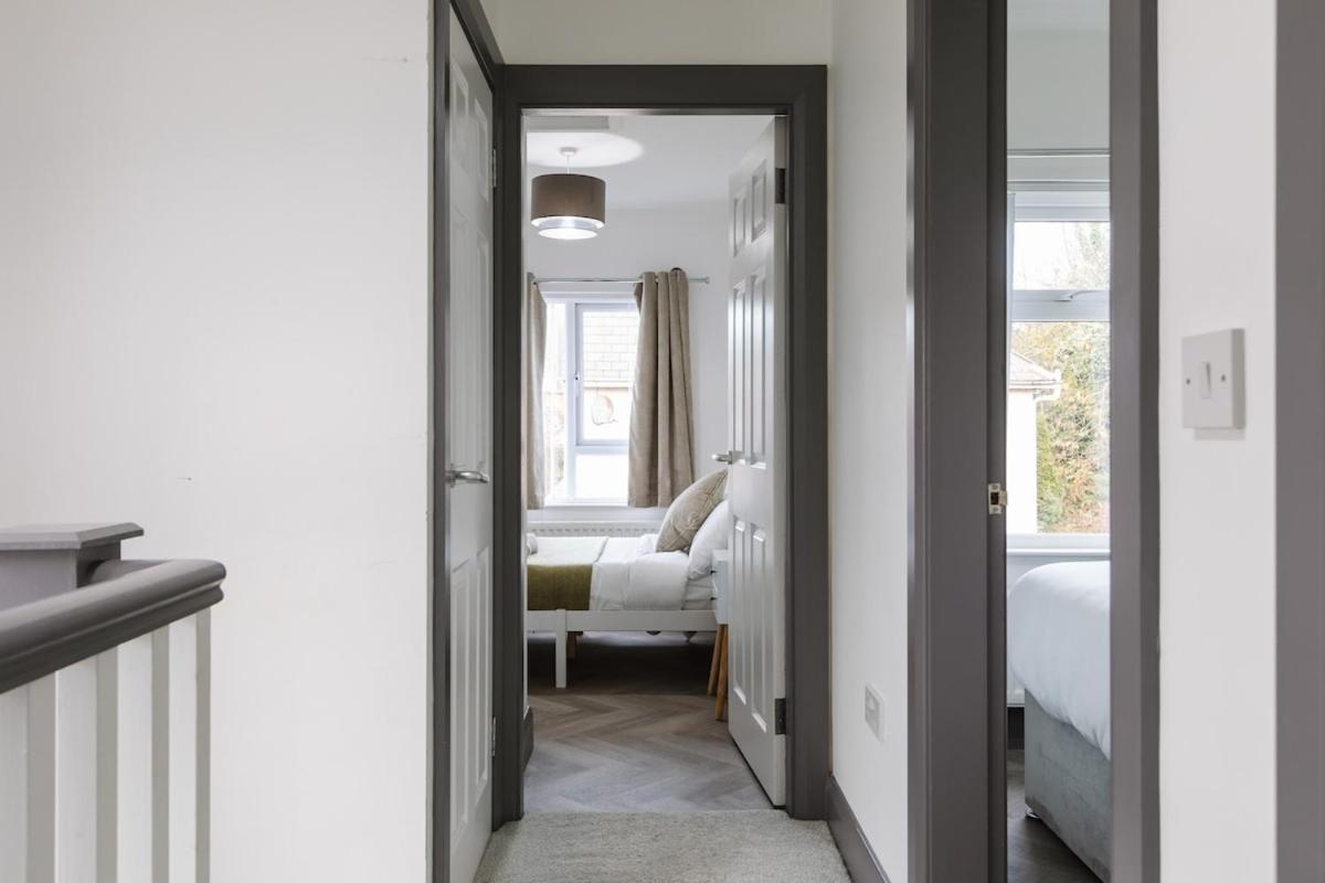 Luxurious 3 Bedroom In Belfasts Trendy Lisburn Road Sleeps 6 Modern & Spacious
